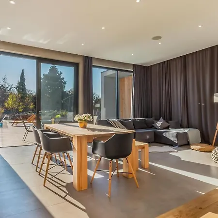 Gorgeous In With Wifi